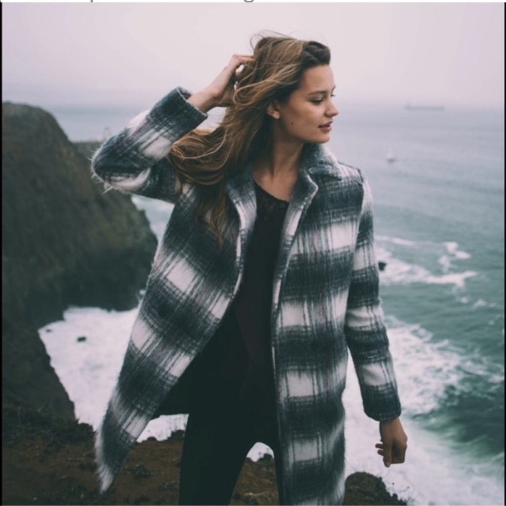 SOLD | Tokyo Darling | Oversized Fuzzy Plaid Coat - Picture 2 of 16